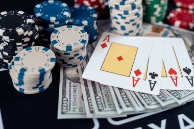 Bandar Poker live-dealer table showing card positions and betting layout